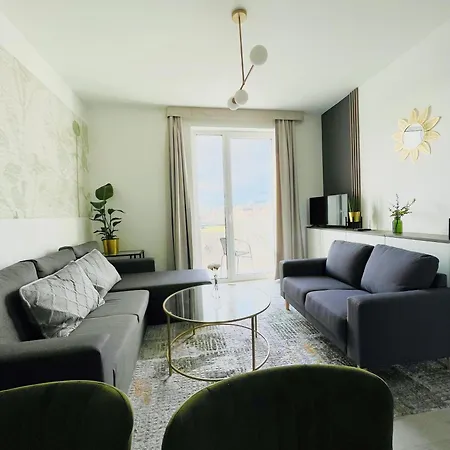Green City Center Apartment *